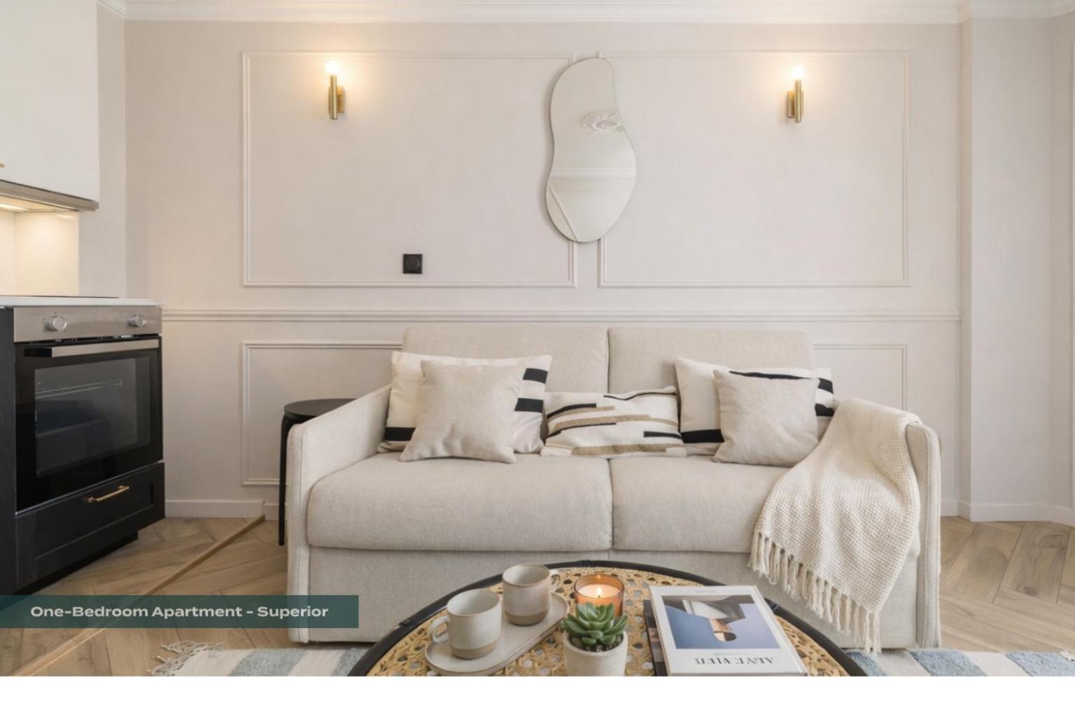 Poeticstay - Opera